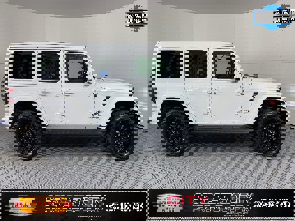 Used 2022 Jeep Wrangler Unlimited Sahara image 8