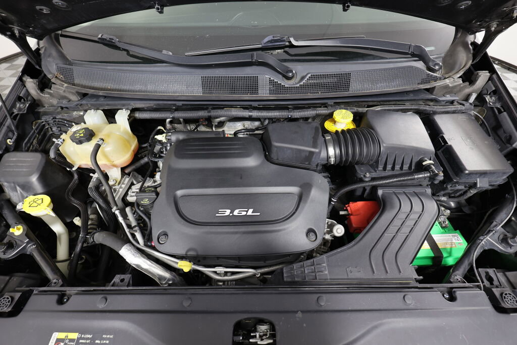 Used 2017 Chrysler Pacifica Touring image 38