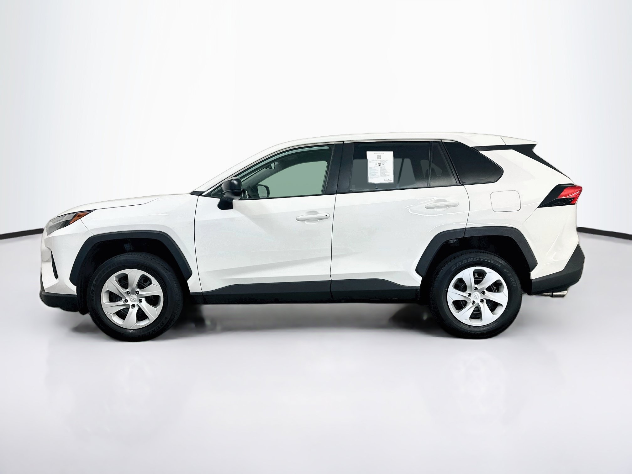 Used 2025 Toyota RAV4 LE AWD/4WD image 4