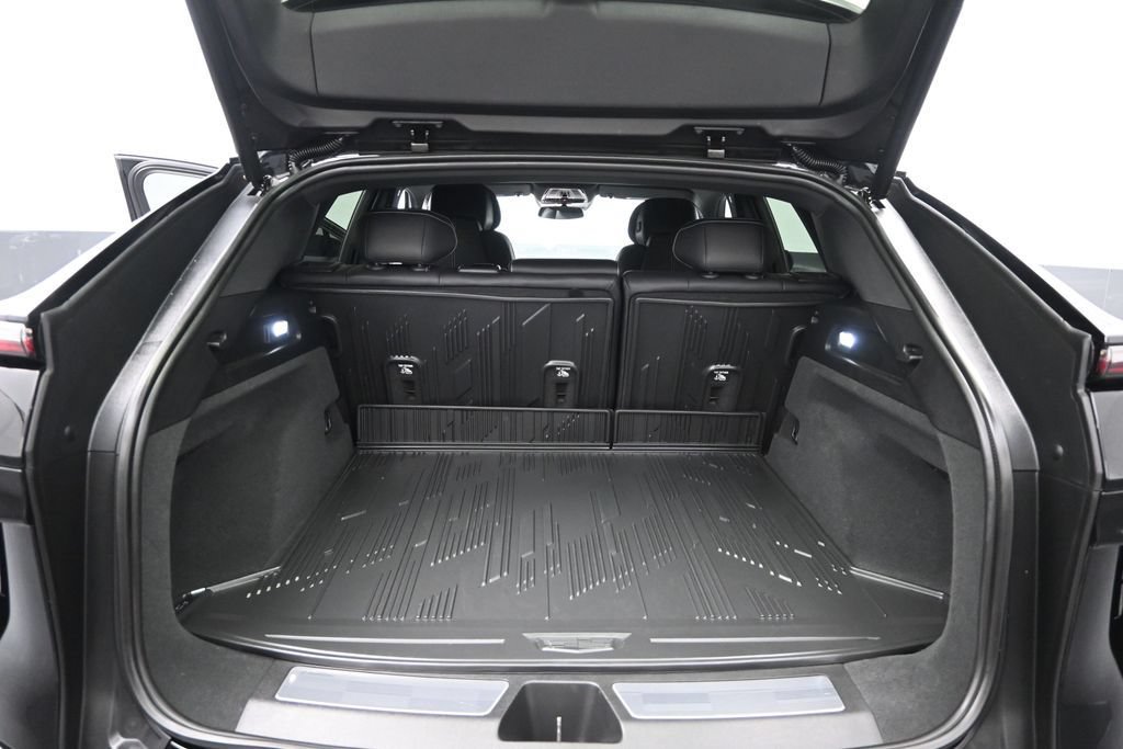 Certified 2024 Cadillac Lyriq Luxury AWD/4WD image 14