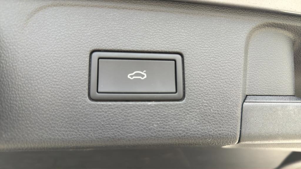 Used 2024 Volkswagen Atlas SE image 19