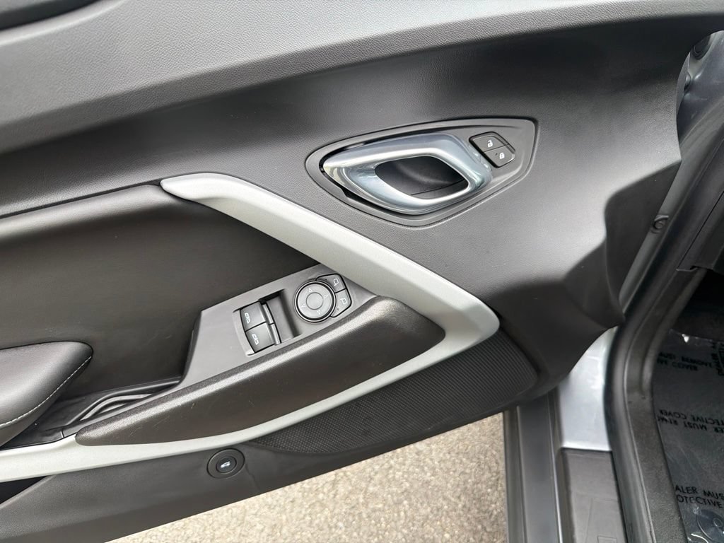 Used 2020 Chevrolet Camaro SS RWD image 16