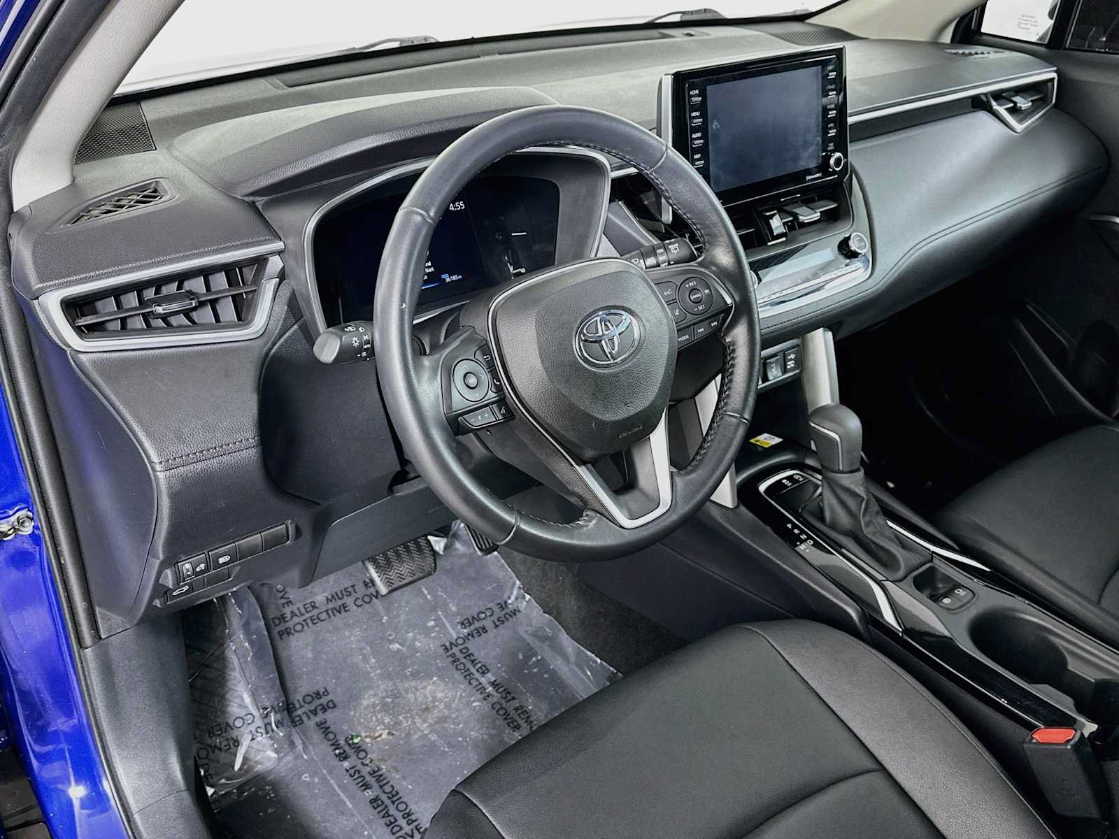 Used 2022 Toyota Corolla Cross XLE w/ Convenience Package FWD image 9