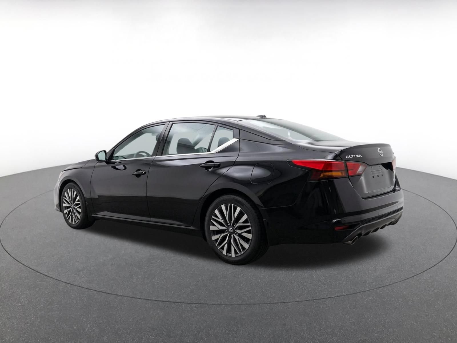 Used 2026 Nissan Altima 2.5 SV FWD image 5