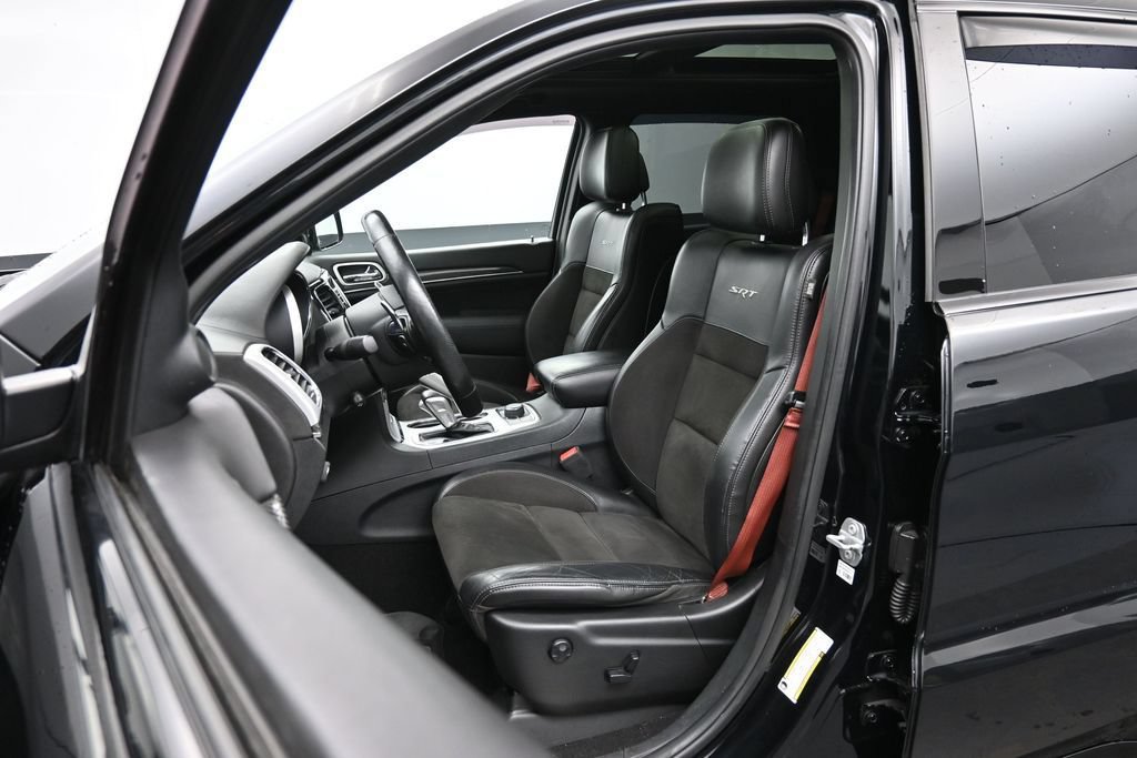 Used 2020 Jeep Grand Cherokee SRT w/ Trailer Tow Group IV AWD/4WD image 23