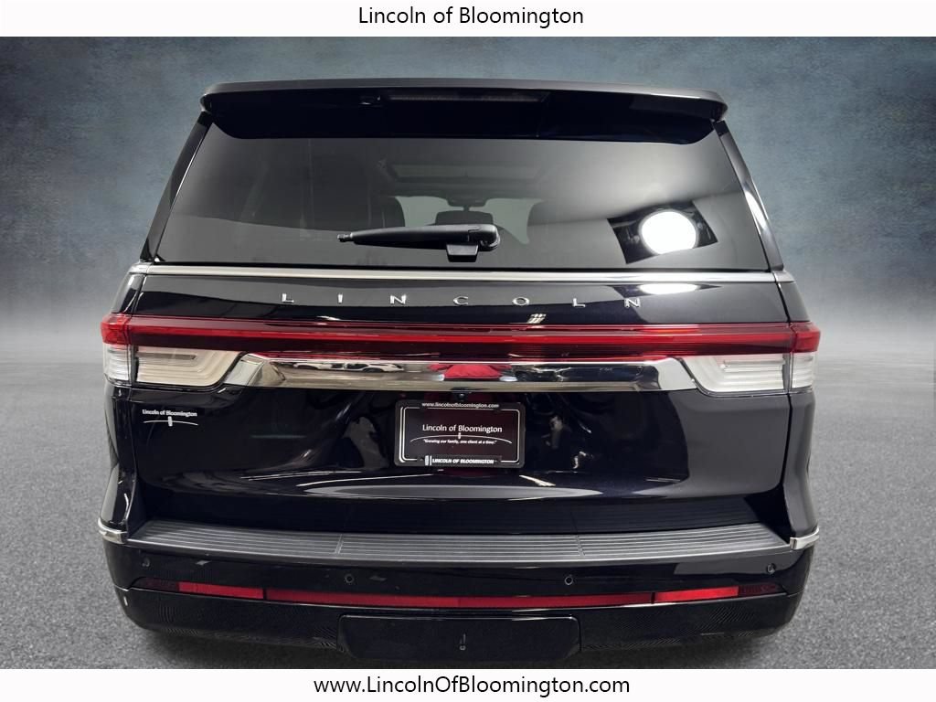Used 2024 Lincoln Navigator Reserve AWD/4WD image 6