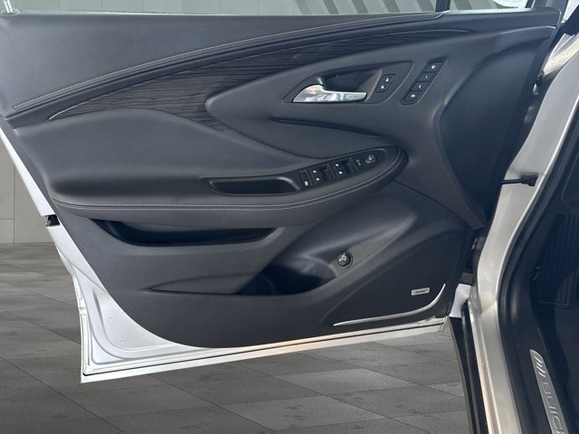 Used 2017 Buick Envision Premium w/ Driver Confidence Package image 8