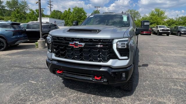New 2026 Chevrolet Silverado 2500 ZR2 w/ LPO, Dark Essentials Package AWD/4WD image 5