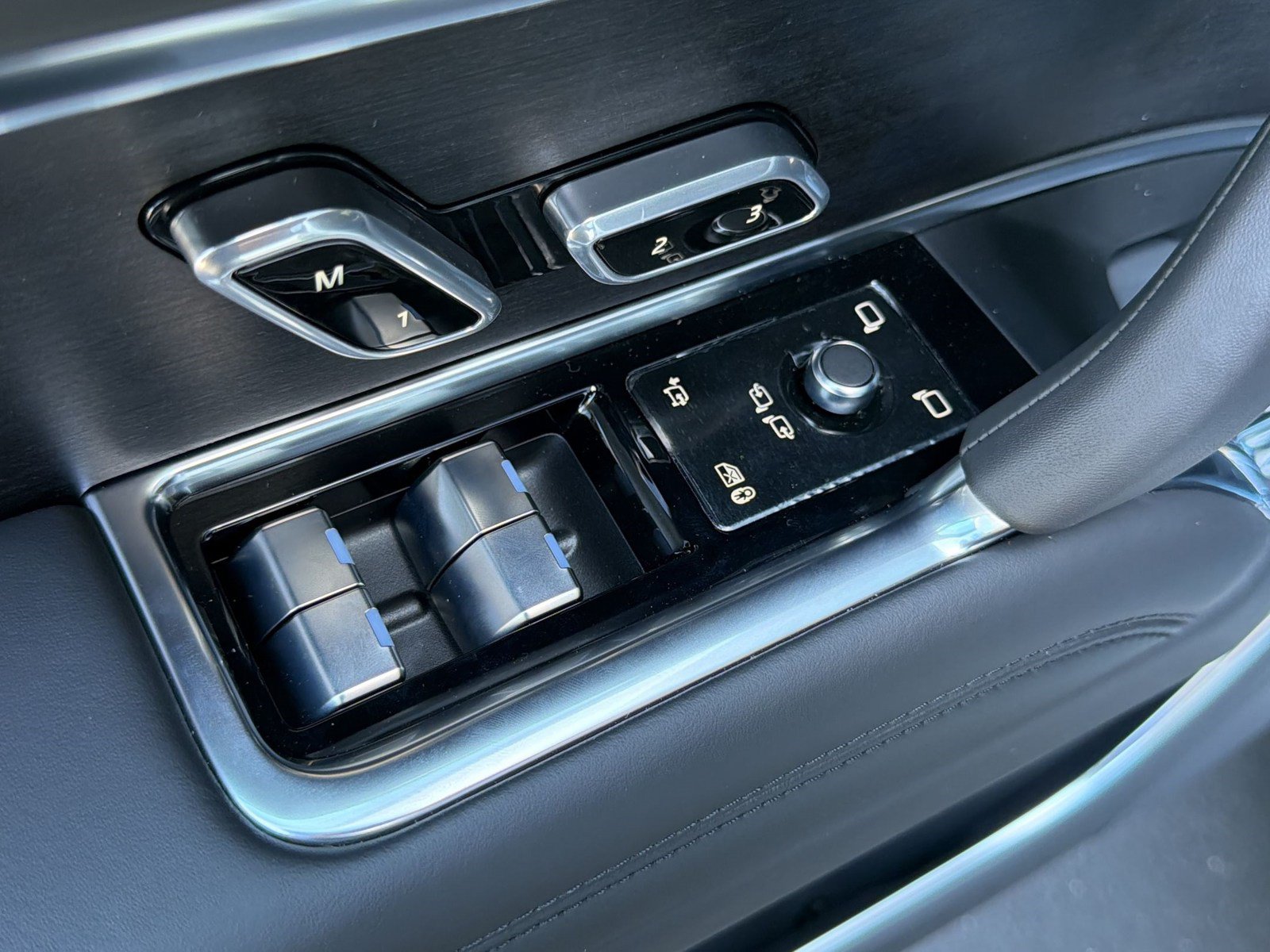 New 2026 Land Rover Range Rover SE AWD/4WD image 14