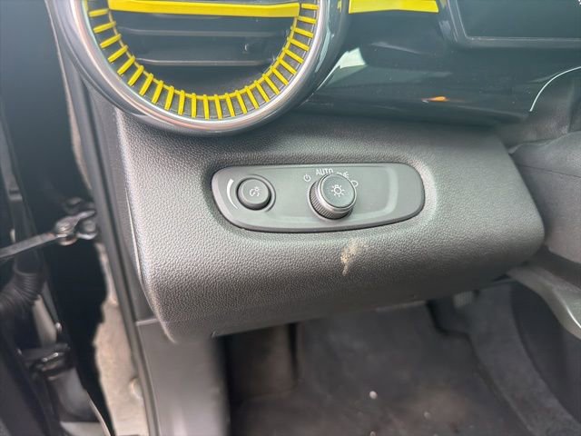 Used 2024 Chevrolet Trax ACTIV w/ Driver Confidence Package image 14