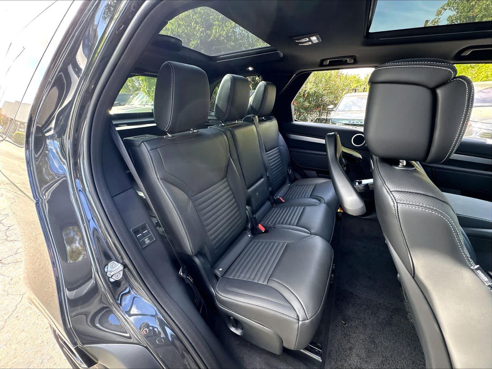 New 2026 Land Rover Discovery Dynamic SE AWD/4WD image 27