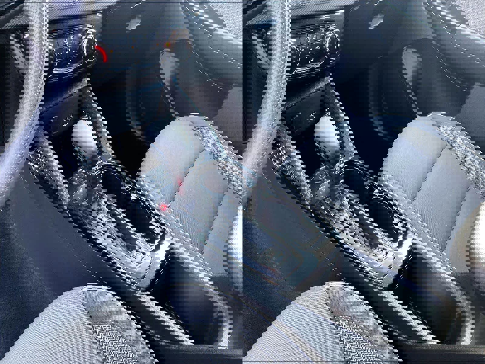 Used 2025 Chevrolet TrailBlazer LT AWD/4WD image 20