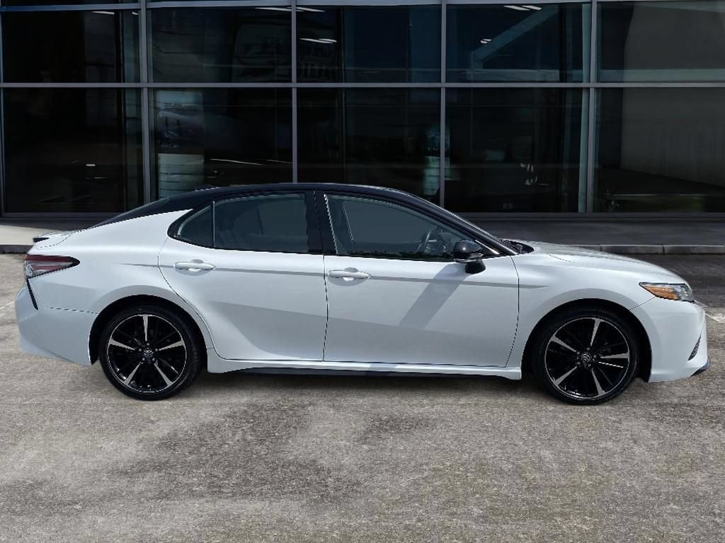 Used 2019 Toyota Camry XSE FWD image 4