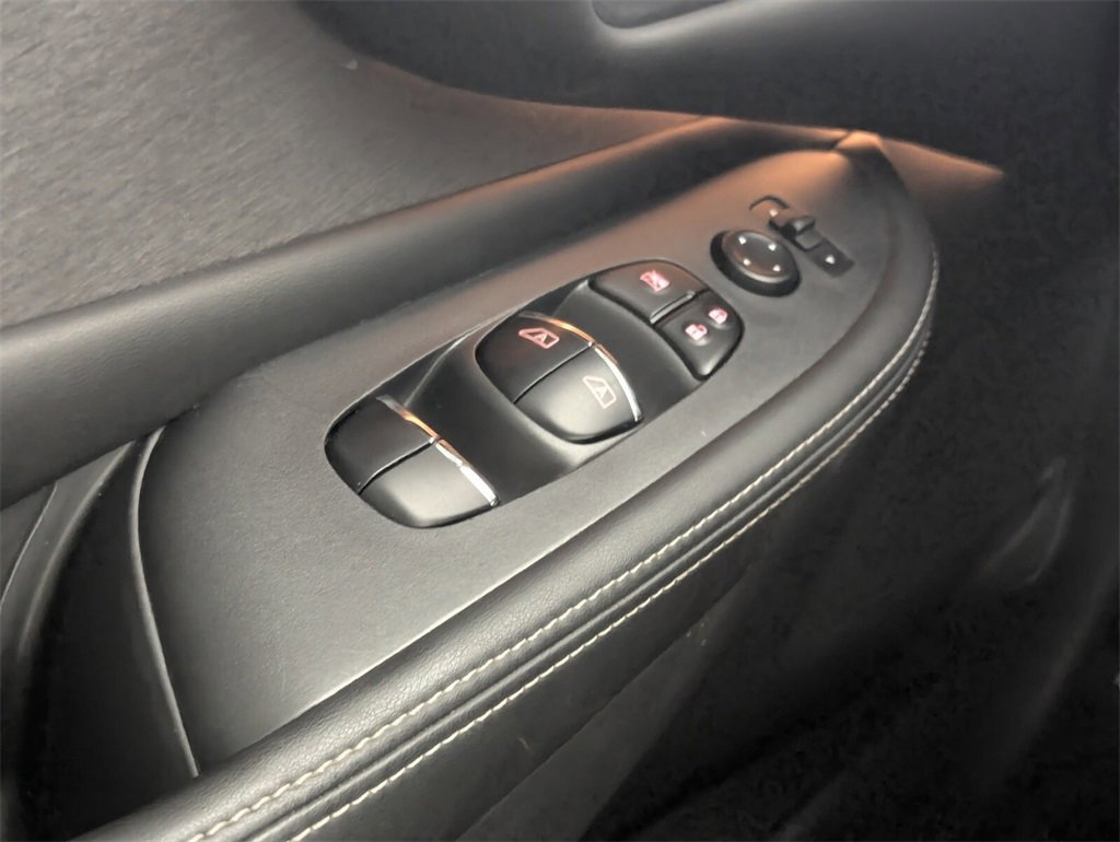 Used 2020 Nissan Murano SL w/ Cargo Package image 17