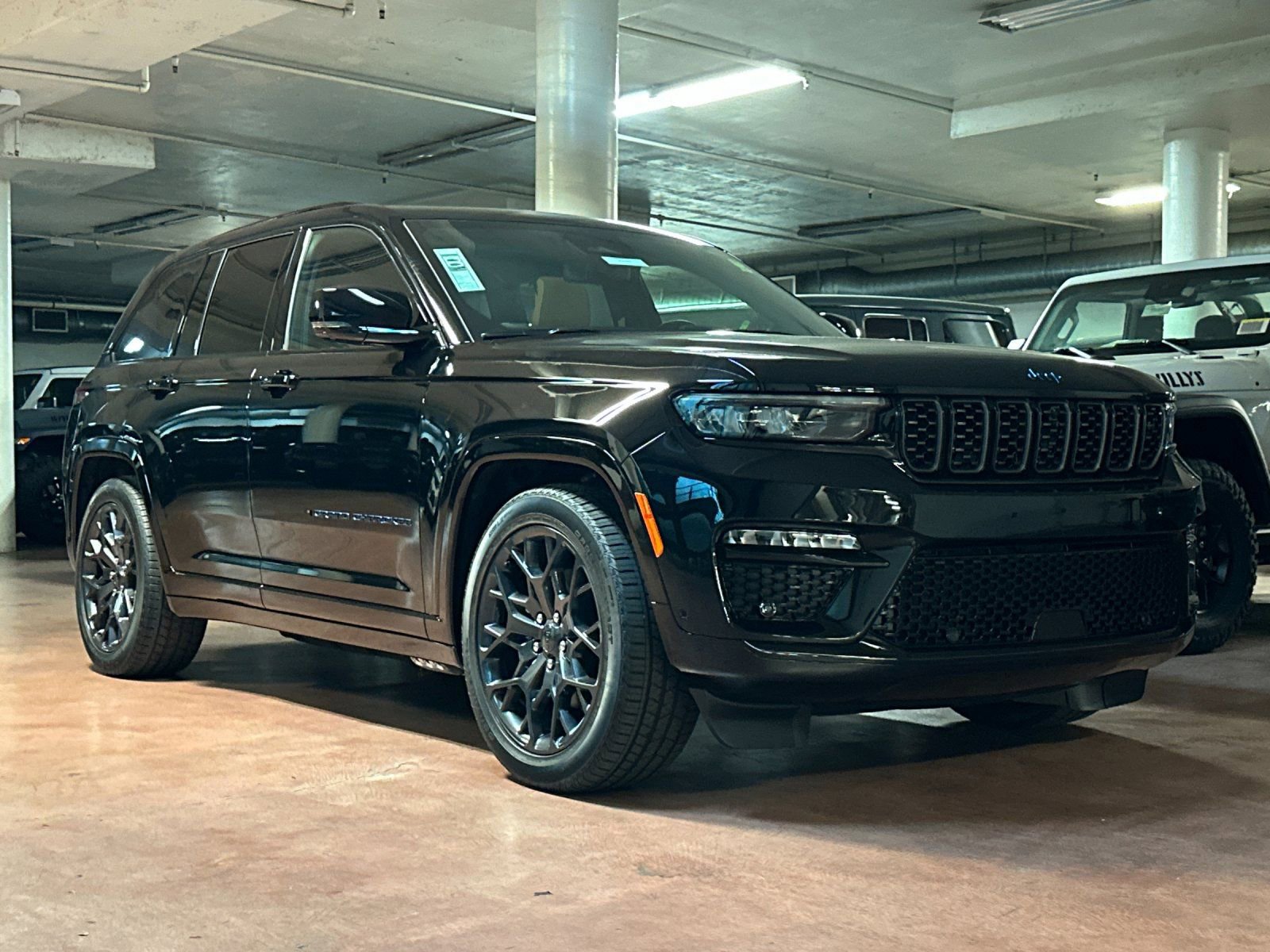 New 2025 Jeep Grand Cherokee Summit image 7