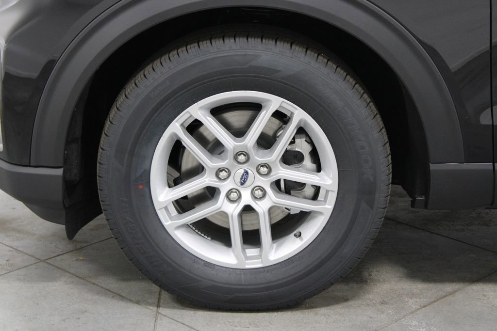 New 2026 Ford Explorer Active image 18