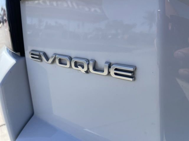 Used 2018 Land Rover Range Rover Evoque SE image 32
