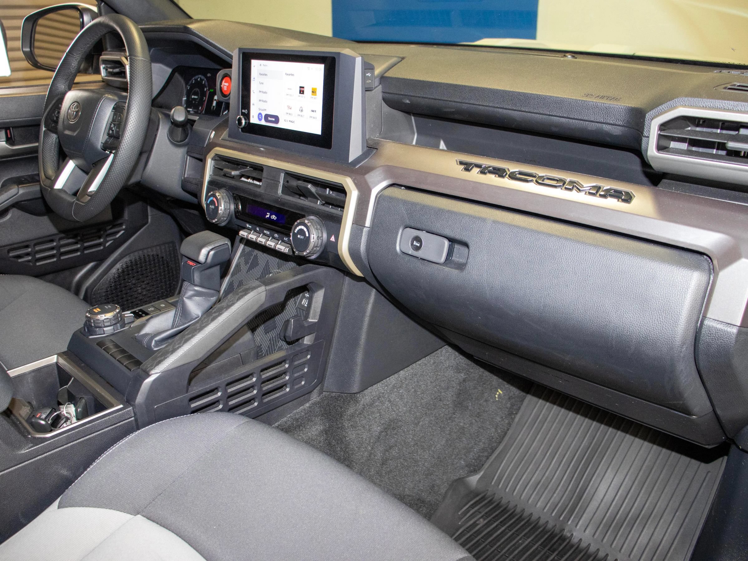 Used 2024 Toyota Tacoma TRD Sport AWD/4WD image 13