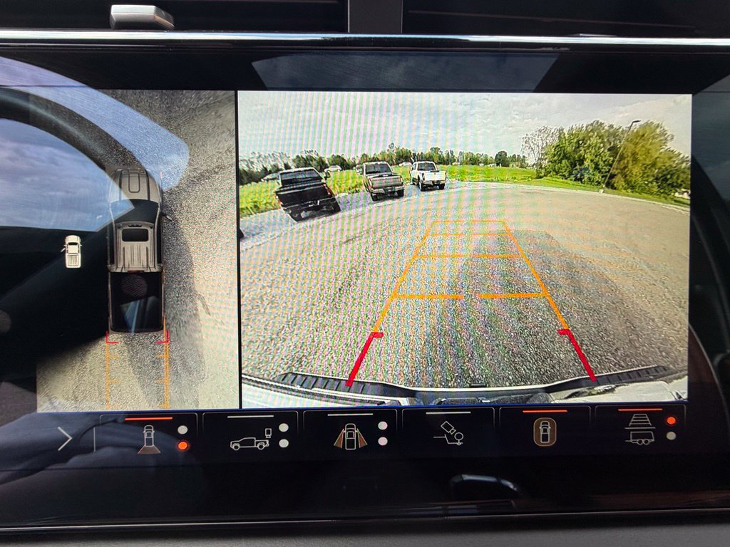 Used 2024 GMC Sierra 3500 Denali Ultimate AWD/4WD image 5