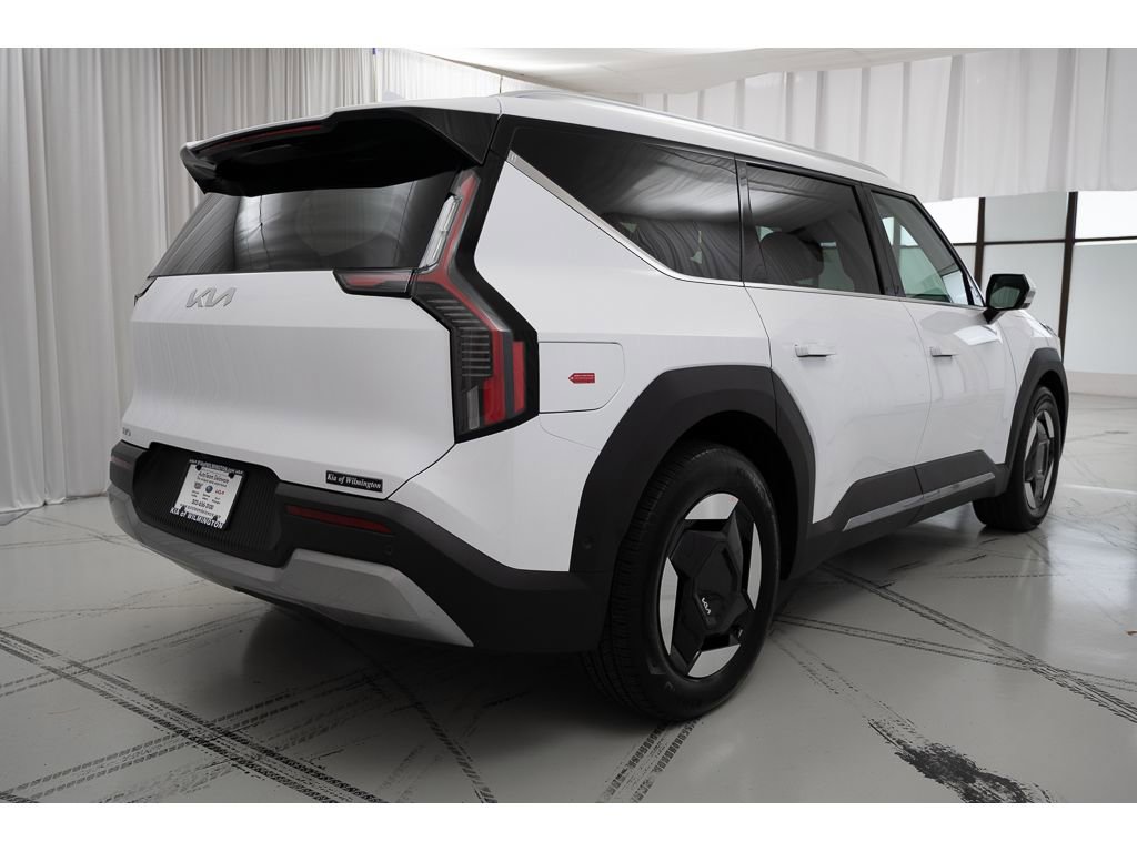New 2026 Kia EV9 Wind image 7