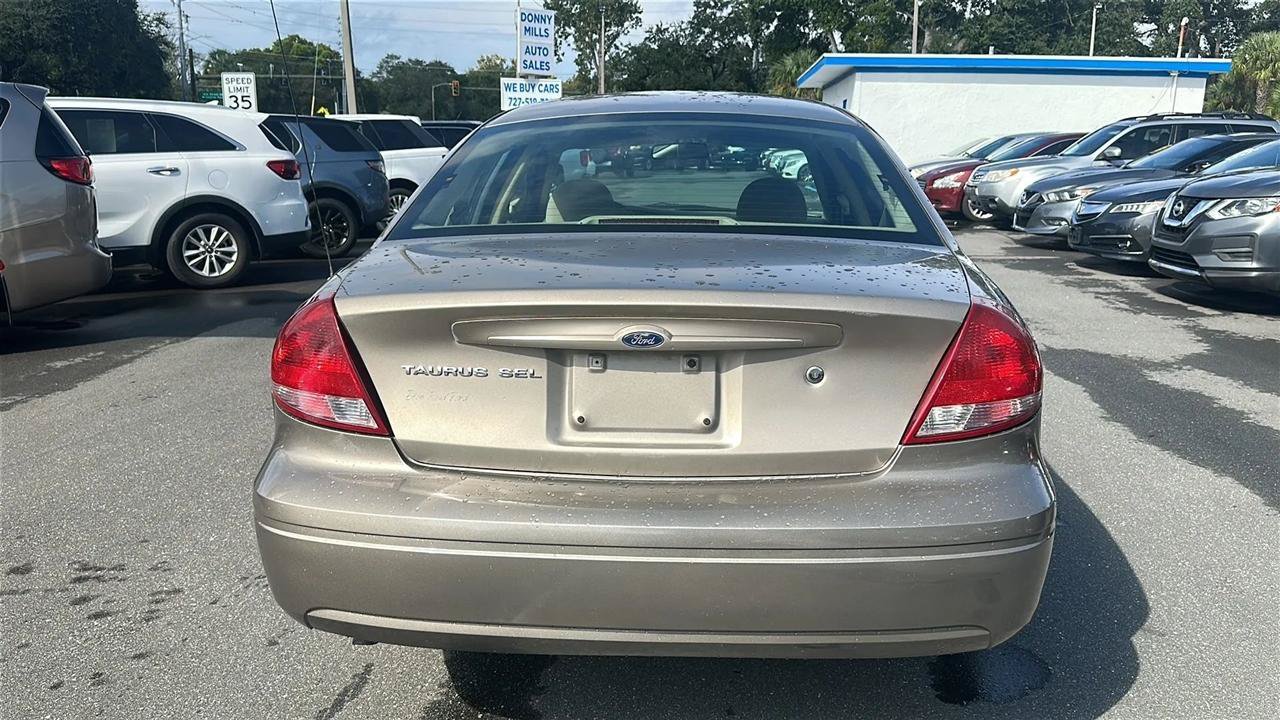 Used 2006 Ford Taurus SEL FWD image 10