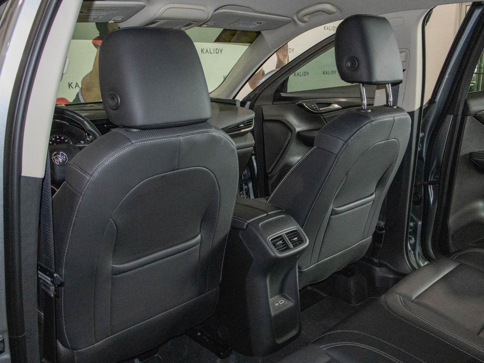 Used 2023 Buick Envision Essence image 9