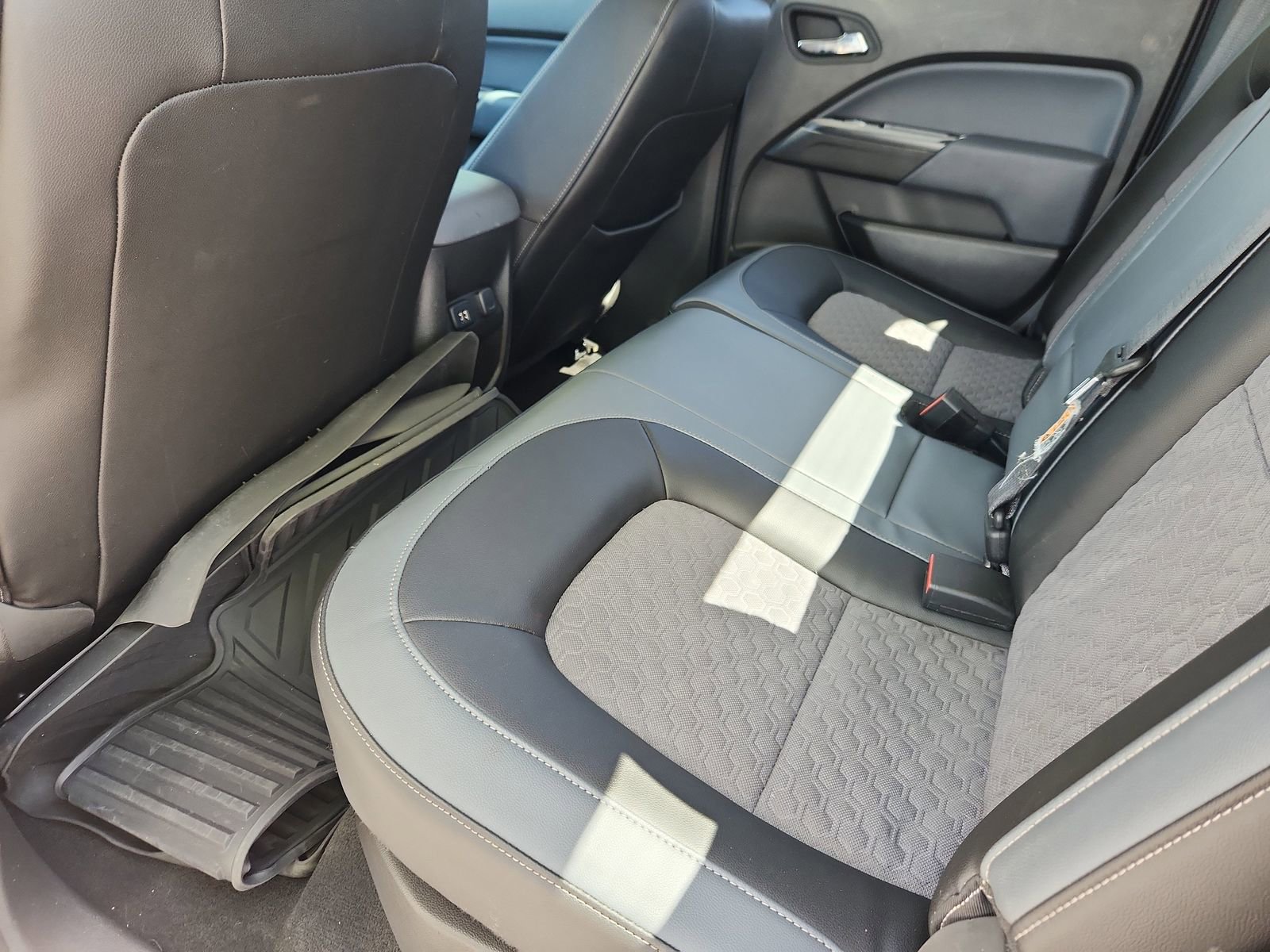 Used 2015 Chevrolet Colorado Z71 image 10