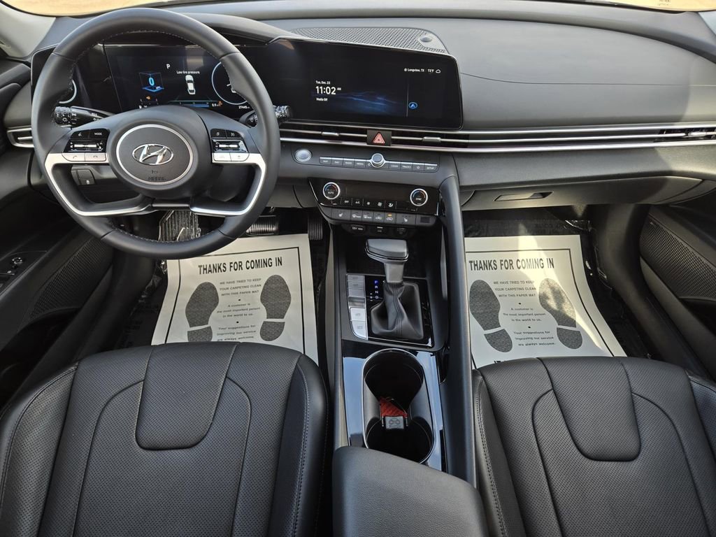 Used 2023 Hyundai Elantra Limited FWD image 22