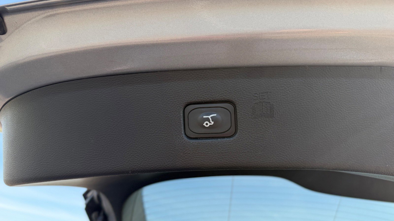 Certified 2024 Ford Edge SEL w/ Convenience Package image 9