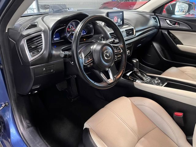 Used 2018 MAZDA MAZDA3 Grand Touring image 19