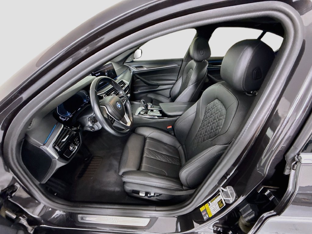 Used 2022 BMW 530e RWD image 20