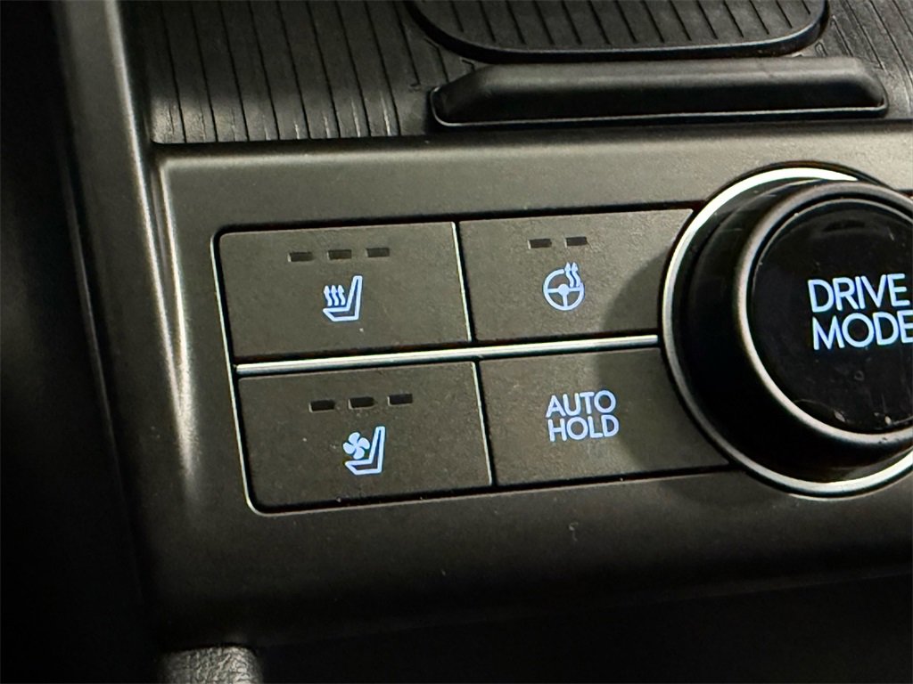 Used 2024 Hyundai Kona Limited image 19