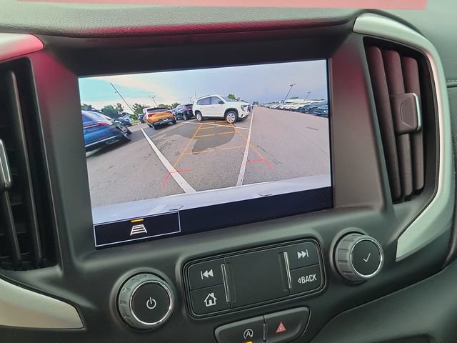 Used 2024 GMC Terrain SLT AWD/4WD image 18