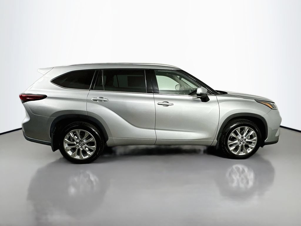 Used 2023 Toyota Highlander Limited AWD/4WD image 7