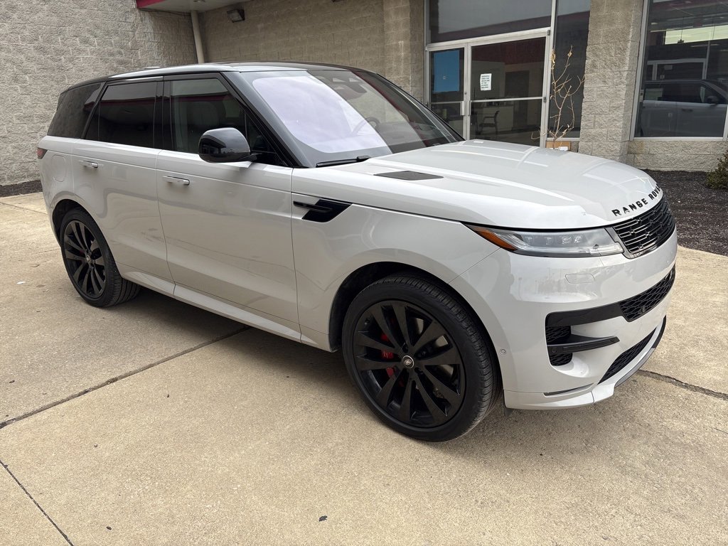 Used 2023 Land Rover Range Rover Sport SE Dynamic image 7