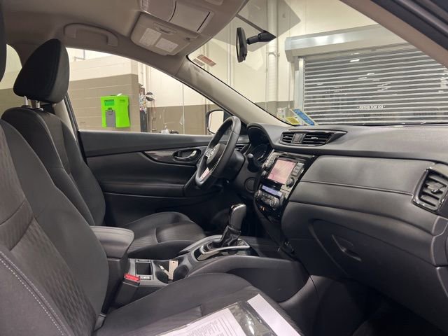 Used 2018 Nissan Rogue SV w/ Premium Package AWD/4WD image 11