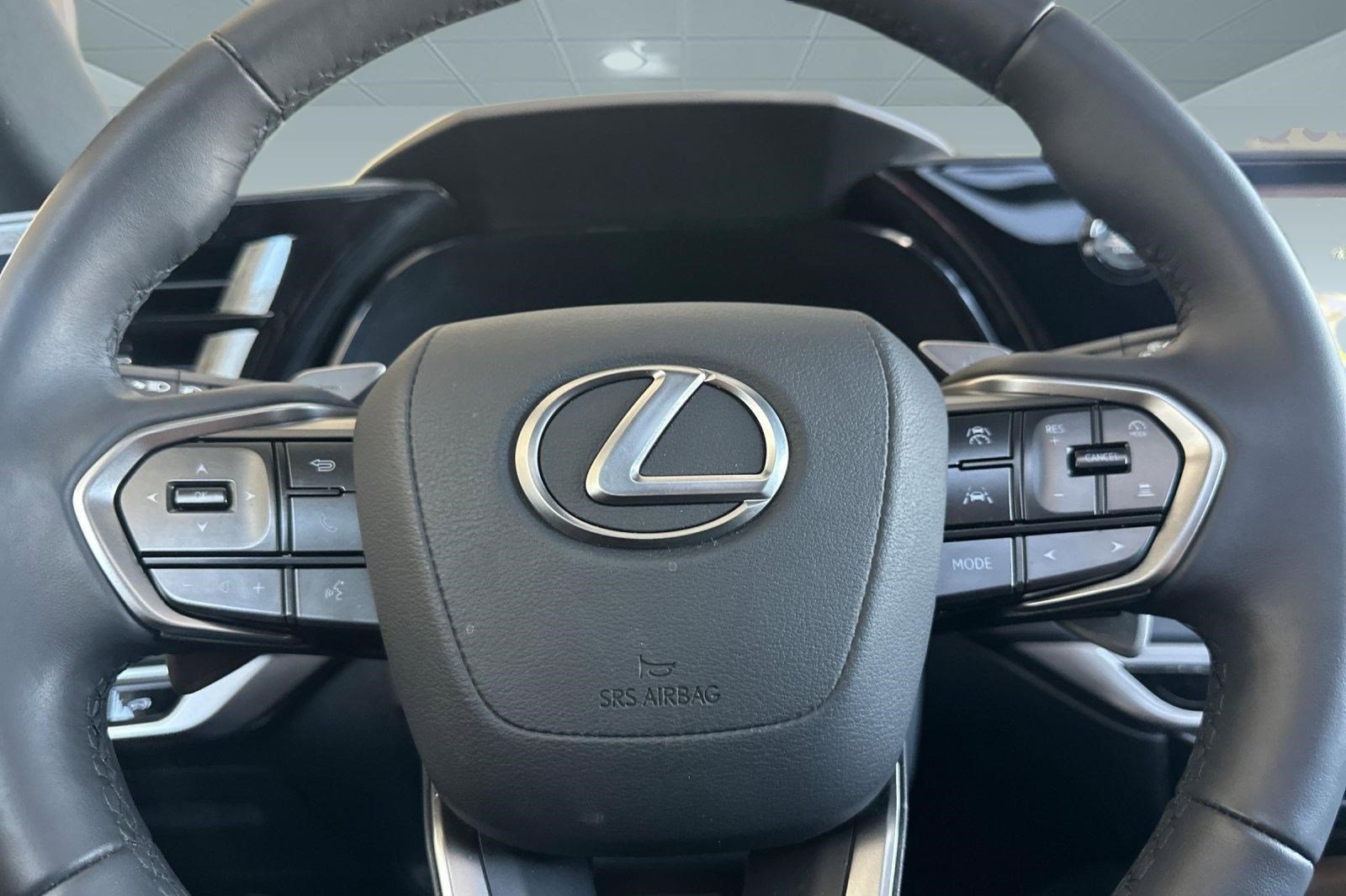 Used 2025 Lexus RX 350 FWD w/ Accessory Package image 19