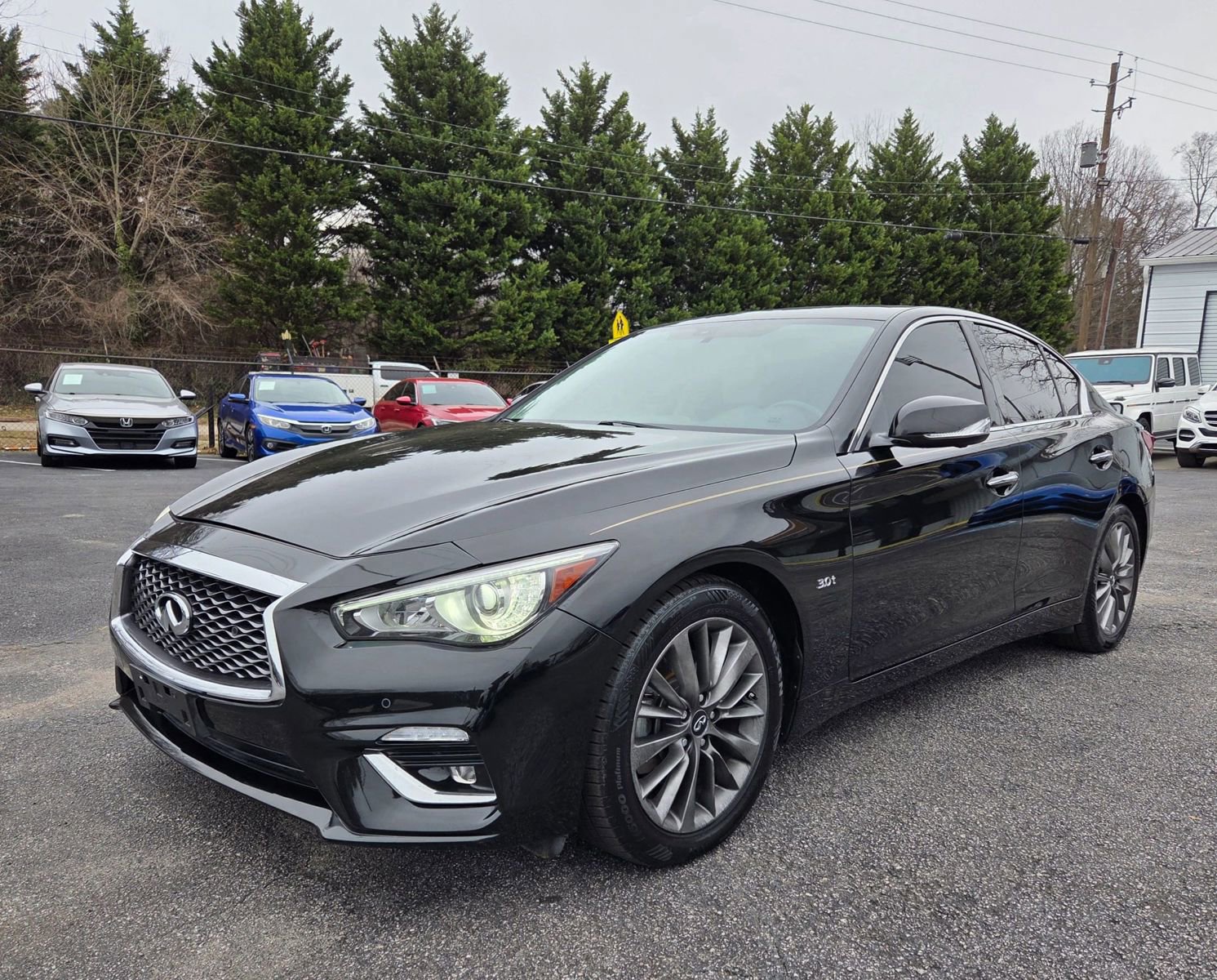 Used 2018 INFINITI Q50 Luxe w/ Essential Package (3.0T Luxe) image 3