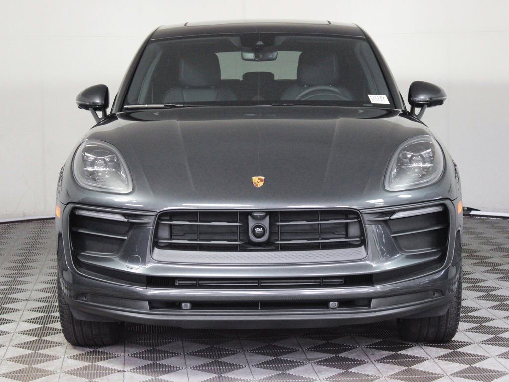 Certified 2025 Porsche Macan image 10