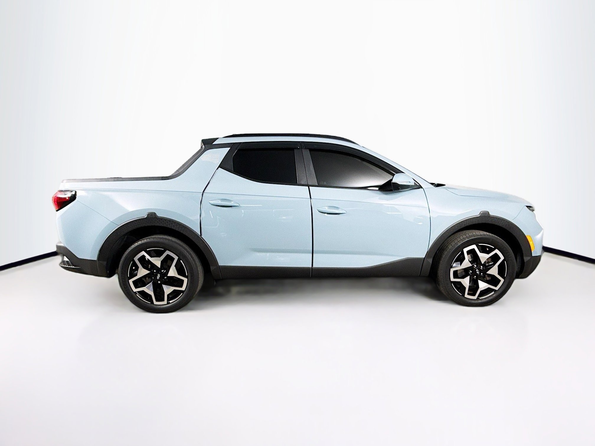 Used 2023 Hyundai Santa Cruz Limited AWD/4WD image 2