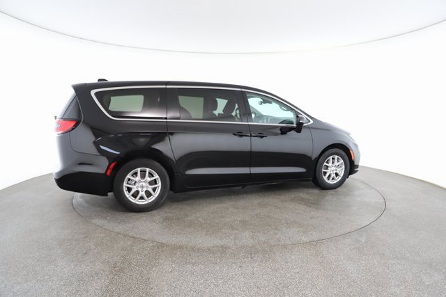 Used 2024 Chrysler Pacifica Touring-L image 20