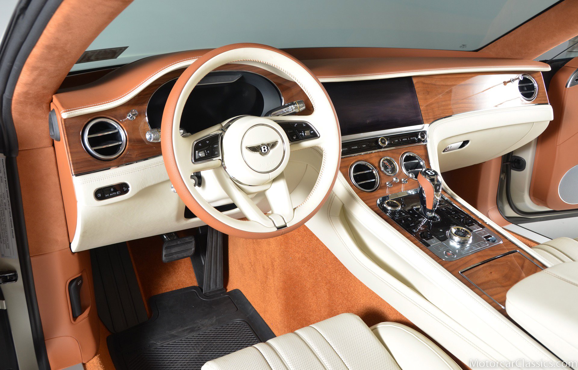Used 2022 Bentley Continental GT image 25