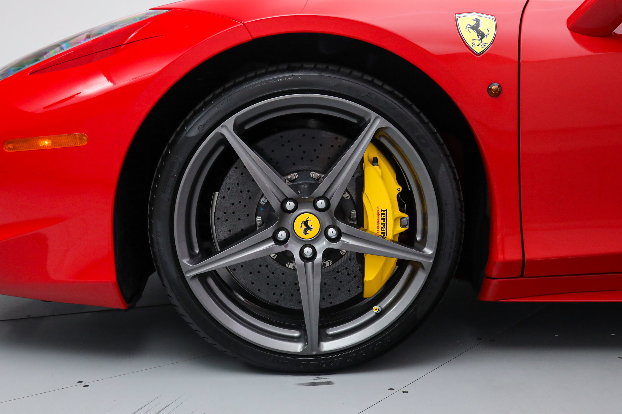 Certified 2015 Ferrari 458 Italia Coupe RWD image 36