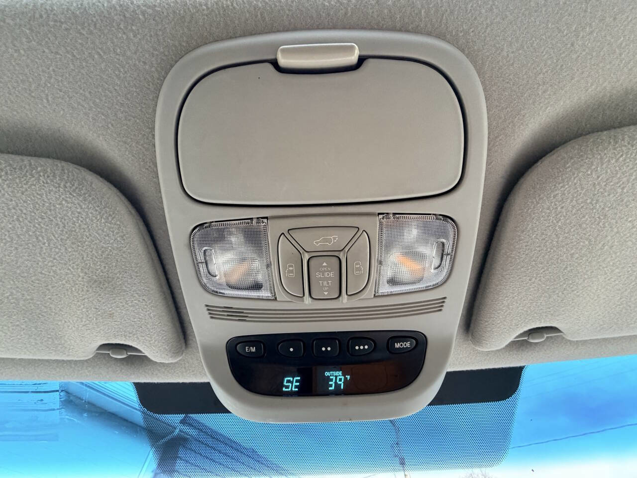 Used 2010 Toyota Sienna XLE Limited image 29