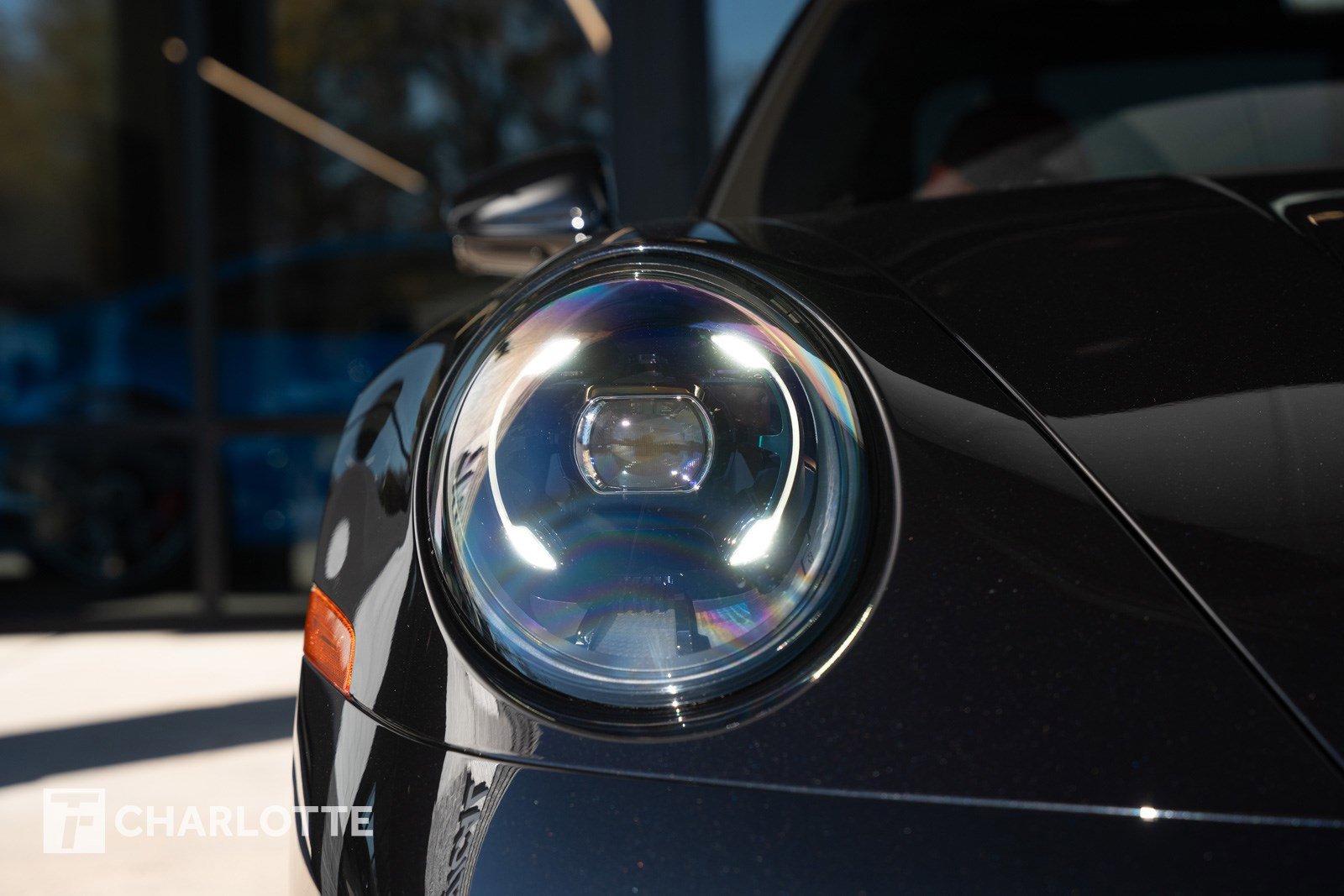 Used 2025 Porsche 911 Carrera image 4