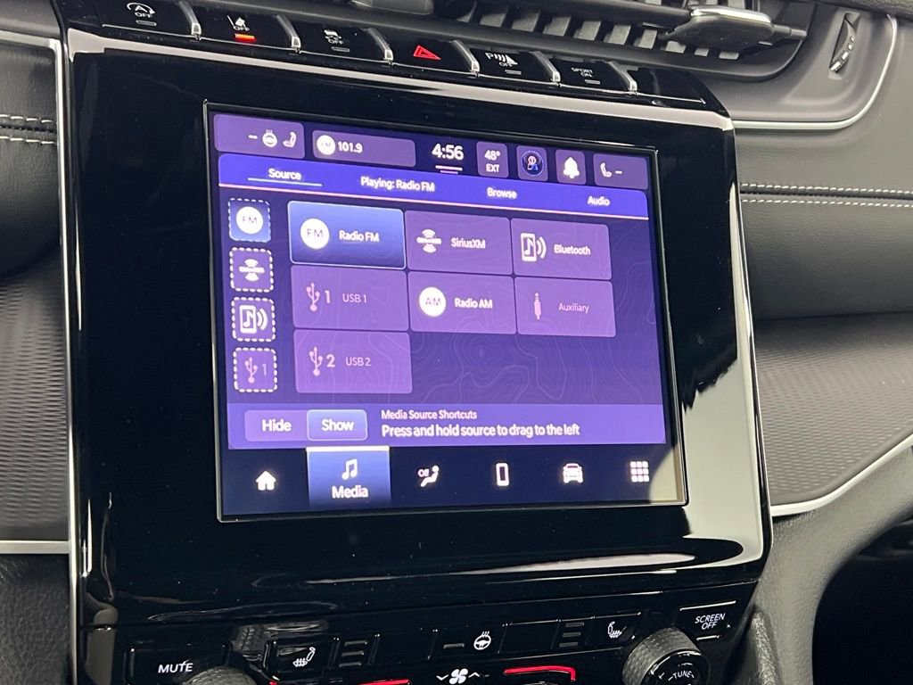 New 2025 Jeep Grand Cherokee Laredo w/ Luxury Tech Group I image 32