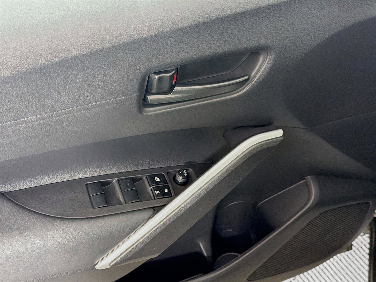 Used 2024 Toyota Corolla Cross S AWD/4WD image 18