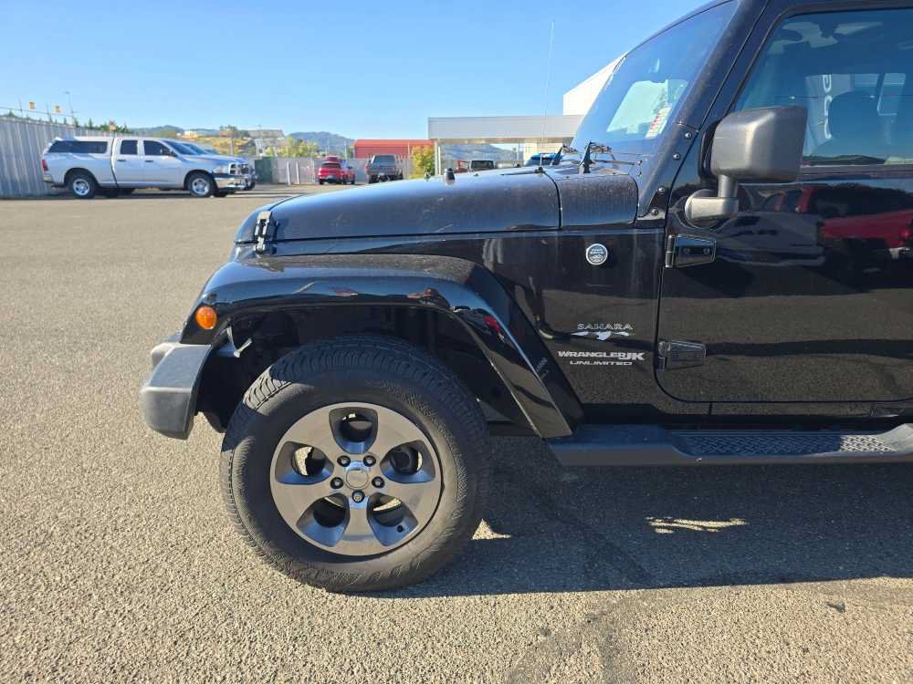 Used 2018 Jeep Wrangler Unlimited Sahara AWD/4WD image 6