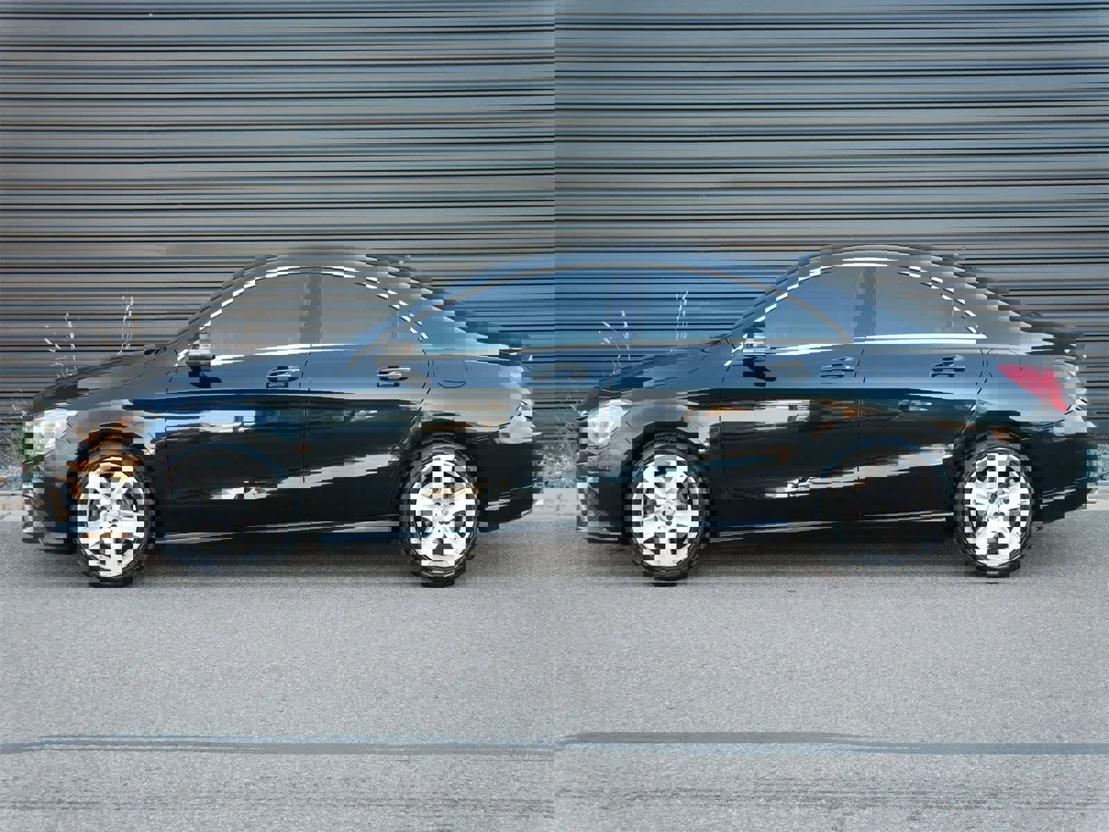 Used 2015 Mercedes-Benz CLA 250 4MATIC image 2