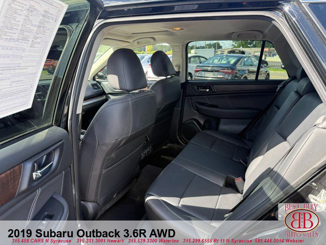 Used 2019 Subaru Outback 3.6R Limited AWD/4WD image 11